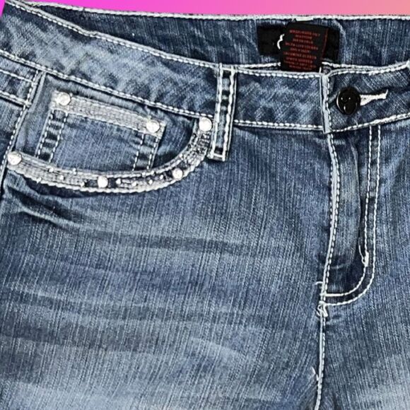 Earl Bedazzled Medium Wash Faded Capri Jeans Size 8 30” #98 - Picture 4 of 5